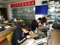 大鸡巴日处女小屄视频